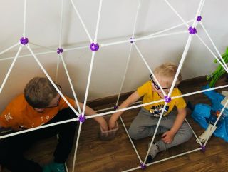 BUNKR 🤩 Také Vaše děti milují bunkr, domov, komoru, stan … ?? Naše ANO! 😊 Dlouho jsme “trpěli” a nemohli si sednout ke...